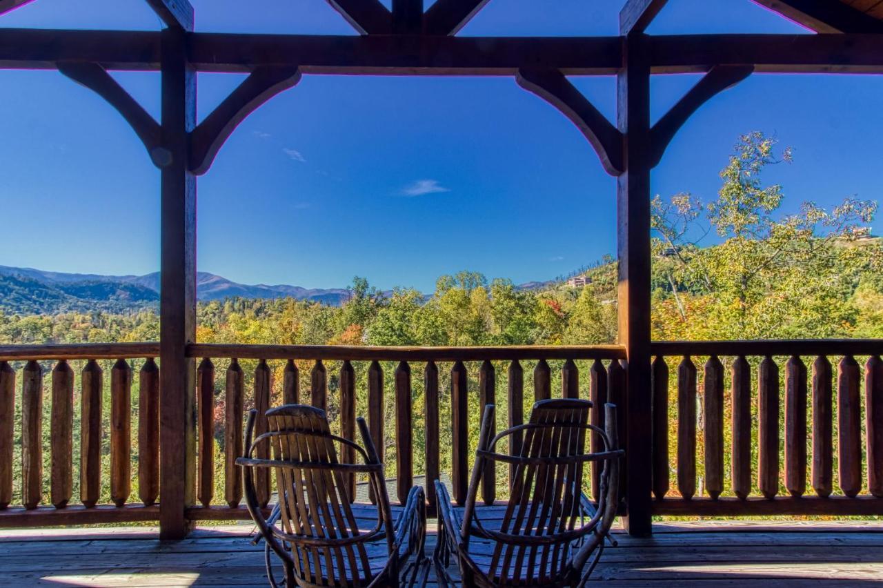 Lazy Bear Lodge, Hot Tub, Resort Pool, Wifi, 1089 Free Tickets Each Paid Day, Dollywood And More Gatlinburg Bagian luar foto